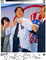 (2)Yankees present Matsui in jam-packed news conference