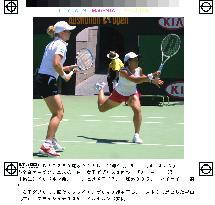 Sugiyama into Australian Open doubles q'finals