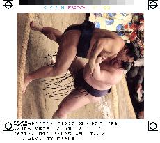 Dejima beats Kotoryu