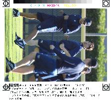 (1)Matsui begins workouts in Florida