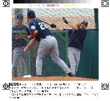 Ichiro, Sasaki in training camp