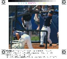 Matsui in batting practice with Rivera