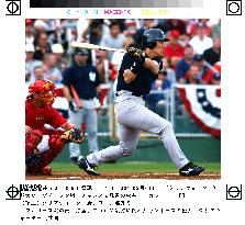 (1)Matsui in exhibition game with Phillies