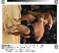 Chiyotaikai marks 3rd victory in sumo tourney