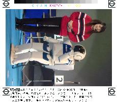 (3)Astro Boy's 'birthday' has robot makers eyeing big industry