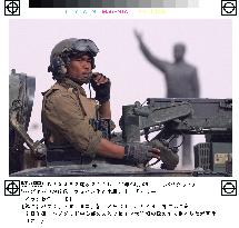 (10)Saddam's grip on Baghdad collapses