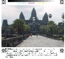 Tourist visits to Angkor Wat fall sharply over SARS fears