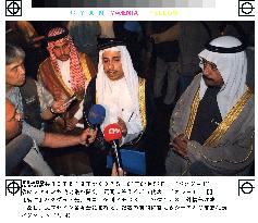 (2)Iraqis debate postwar future