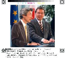 Koizumi, Schroeder discuss rebuilding of Iraq