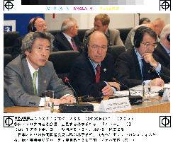 (1)Koizumi, EU leaders give joint press conference