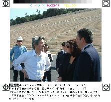 Koizumi visits Olympics facility in Athens