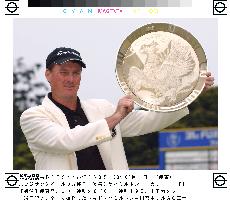 Hamilton wins Fujisankei Classic golf competition