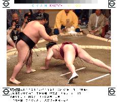 Chiyotaikai wins at summer sumo tourney