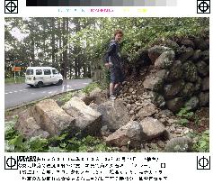 (2)Damage from strong quake in northeast Japan