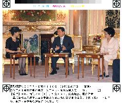 S. Korea's Roh, his wife Kwon meets with Princess Hisako