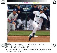 Ichiro hits triple