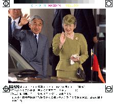 (1)Emperor, empress welcome Hasuikes home from N. Korea