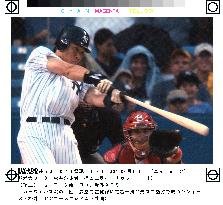 N.Y. Yankees' Matsui hits bases-loaded double