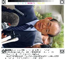 (4)Kin of Japanese abductees meet ex-N. Korean official