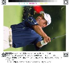 (1)Izawa, Teshima share 2nd-round lead at Japan Golf Tour C'ship