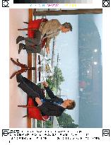 (3)Blair holds talks with Koizumi