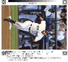 Ichiro marks 600th hit of career in major leagues