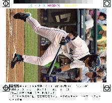 Ichiro touches off 9-run 1st inning