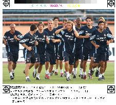 (4)Real Madrid practice ahead of match with FC Tokyo