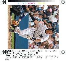 (3)Ichiro goes 2-for-4 as Mariners edge Yankees 2-1