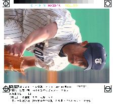 Tohoku High School's Darvish pitching hard