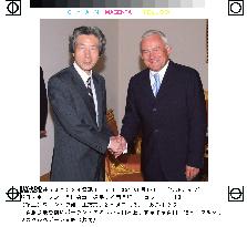 (1)Koizumi, Miller hold talks in Warsaw