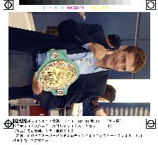 Larios arrives in Nagoya to defend WBC super bantamweight title