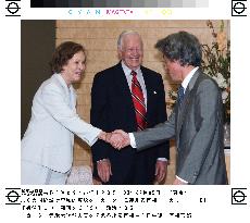 (1)Carter meets Koizumi