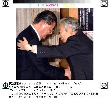 Yamasaki consoled by Aoki