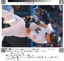 Matsui gets hit, but Yankees drop AL Division Series Game 1