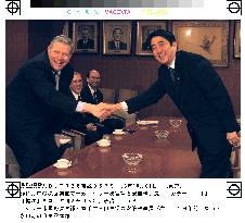 Japan, U.S. to urge N. Korea to agree to 6-way talks in Nov.