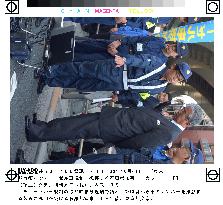 (2)Tokyo, vicinity crack down on violating diesel vehicles