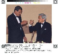 Emperor hosts dinner for Mexican president