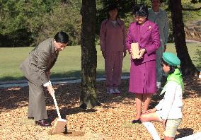 Crown prince, princess attend tree-nourishing festival