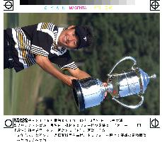 (1)Ozaki wins Bridgestone Open in playoff