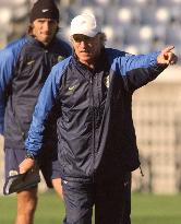 (2)Boca Juniors tune up for Toyota Cup match