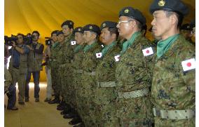 (2)Japan's advance troops arrive in U.S. camp in Kuwait