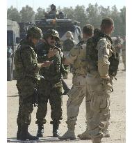 (2) Japanese advance ground troops enter Iraq