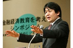 (1)Takenaka speaks at open forum