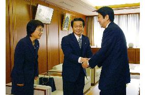 LDP's Abe vows to settle abduction issue with N. Korea