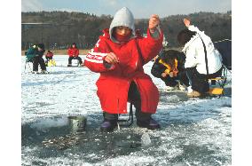 On-ice smelt fishing opens on Lake Yamanaka