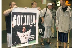 (3)Matsui arrives at Tampa for training