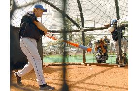 (1)Mets' Matsui resumes training