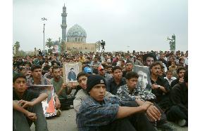 Sadr's militia rally in Baghdad