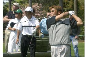 (3)Masters players in practice round